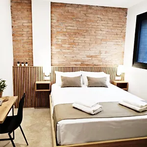 ariqus-fira-apartments.catalonia-hotels.com/